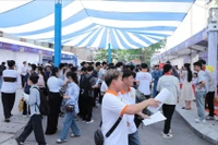 Đề xuất phạt tuyển vượt chỉ tiêu bằng đúng học phí thu được: Trường ĐH nói gì?