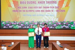 Hải Phòng thưởng 400 triệu cho học sinh đạt huy chương Bạc Olympic Sinh học