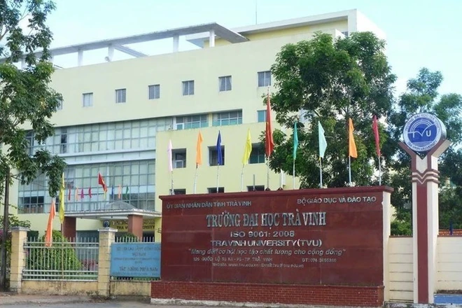 Thu phí xét tốt nghiệp hệ từ xa Ngôn ngữ Anh 1 triệu đồng/SV, Đại học Trà Vinh im lặng khi được hỏi