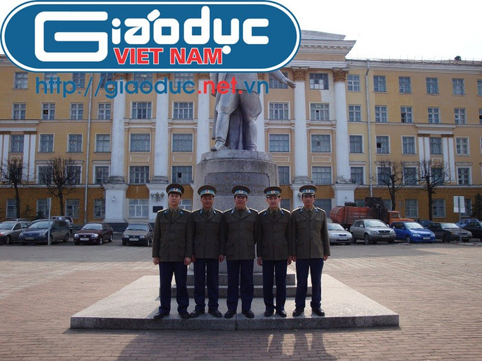 Đây là các sỹ quan Phòng không đang là nghiên cứu sinh được quân đội gửi gắm để làm chủ công nghệ mới Đây là các sỹ quan Phòng không đang là nghiên cứu sinh được quân đội gửi gắm để làm chủ công nghệ mới