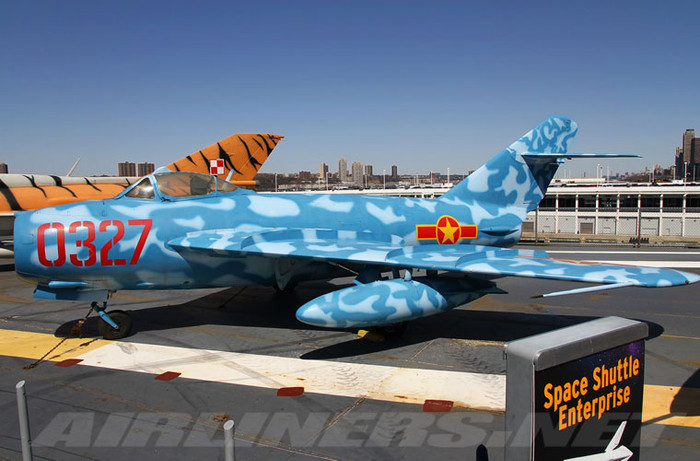 Năm 1974, USS Intrepid ngừng hoạt động và tới 1982 thì được chuyển thành bảo tàng nổi và neo đậu vĩnh viễn tại thành phố New York. Chiếc MiG-17 sơn phù hiệu Không quân Nhân dân Việt Nam được mua từ Ba Lan. Đây thực chất là biến thể MiG-17 do Ba Lan sản xuất mang tên Lim-5. Năm 1974, USS Intrepid ngừng hoạt động và tới 1982 thì được chuyển thành bảo tàng nổi và neo đậu vĩnh viễn tại thành phố New York. Chiếc MiG-17 sơn phù hiệu Không quân Nhân dân Việt Nam được mua từ Ba Lan. Đây thực chất là biến thể MiG-17 do Ba Lan sản xuất mang tên Lim-5.