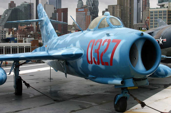 Sở dĩ có sự xuất hiện của chiếc tiêm kích MiG-17 Việt Nam vì nó có mối liên quan với tàu USS Intrepid trong chiến tranh Việt Nam. Con tàu từng được triển khai tham gia chiến dịch không kích miền Bắc Việt Nam. Theo thống kê từ Mỹ (không có sự xác nhận từ Việt Nam) thì máy bay xuất phát từ Intrepid từng bắn hạ được MiG-17 của Việt Nam. Sở dĩ có sự xuất hiện của chiếc tiêm kích MiG-17 Việt Nam vì nó có mối liên quan với tàu USS Intrepid trong chiến tranh Việt Nam. Con tàu từng được triển khai tham gia chiến dịch không kích miền Bắc Việt Nam. Theo thống kê từ Mỹ (không có sự xác nhận từ Việt Nam) thì máy bay xuất phát từ Intrepid từng bắn hạ được MiG-17 của Việt Nam.