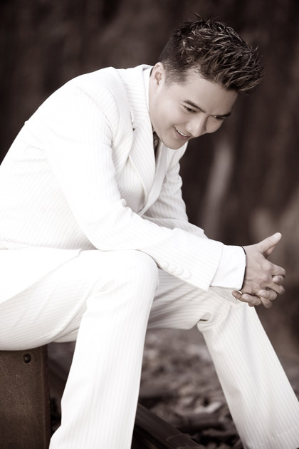 Sau nhiều ý kiến trái chiều về sự việc Đàm Vĩnh Hưng cùng một số ngôi sao hát tại đám cưới, Đàm Vĩnh Hưng đã chính thức lên tiếng: “Người hát giỏi phải làm cho người ta buông đũa để coi và nghe mình. Đời ca sĩ, ai chẳng từng hát đám cưới? Trời ơi, có gì đâu, mình làm nghề hát mà, tại sao không hát"? >Choáng với cát-xê hát đám cưới 8, 13, 21, 25 tỉ đồng! Sau nhiều ý kiến trái chiều về sự việc Đàm Vĩnh Hưng cùng một số ngôi sao hát tại đám cưới, Đàm Vĩnh Hưng đã chính thức lên tiếng: “Người hát giỏi phải làm cho người ta buông đũa để coi và nghe mình. Đời ca sĩ, ai chẳng từng hát đám cưới? Trời ơi, có gì đâu, mình làm nghề hát mà, tại sao không hát"? >Choáng với cát-xê hát đám cưới 8, 13, 21, 25 tỉ đồng!