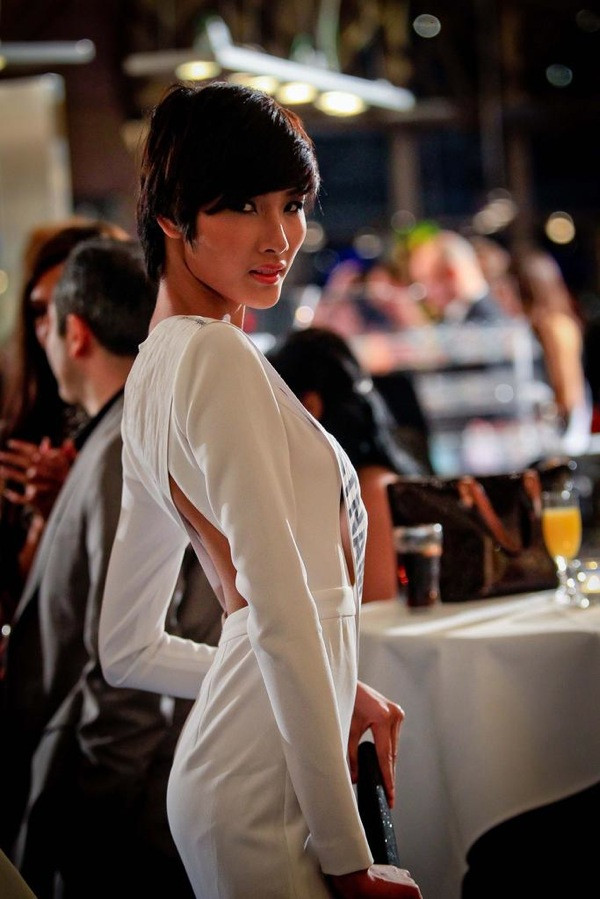 Cuộc thi Top Model of the World được tổ chức tại Đức đã diễn ra vào sáng sớm ngày hôm nay theo giờ Việt Nam và kết thúc với giải nhất thuộc về thí sinh đến từ nước Ý. Top 5 của cuộc thi là những người mẫu đến từ Venezuela, Colombia, Zimbabwe, Ý và Đan Mạch. Như vậy, Hoàng Thùy đã hoàn toàn “trắng tay” (Theo Kenh14) Cuộc thi Top Model of the World được tổ chức tại Đức đã diễn ra vào sáng sớm ngày hôm nay theo giờ Việt Nam và kết thúc với giải nhất thuộc về thí sinh đến từ nước Ý. Top 5 của cuộc thi là những người mẫu đến từ Venezuela, Colombia, Zimbabwe, Ý và Đan Mạch. Như vậy, Hoàng Thùy đã hoàn toàn “trắng tay” (Theo Kenh14)