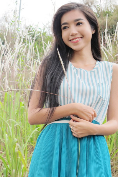 Tâm sự trên một trang báo, Elly Trần cho biết: “Tôi thích hình tượng một nghệ sĩ đa năng, nhưng không ôm đồm thứ gì cũng lao vào. Tôi hướng tới hình ảnh một người nghệ sĩ cân nhắc và thận trọng trong mỗi bước đi của mình. Hướng đi này có thể chậm nhưng chắc.”(Theo Vnexpress) >Bài phỏng vấn Elly Trần Tâm sự trên một trang báo, Elly Trần cho biết: “Tôi thích hình tượng một nghệ sĩ đa năng, nhưng không ôm đồm thứ gì cũng lao vào. Tôi hướng tới hình ảnh một người nghệ sĩ cân nhắc và thận trọng trong mỗi bước đi của mình. Hướng đi này có thể chậm nhưng chắc.”(Theo Vnexpress) >Bài phỏng vấn Elly Trần