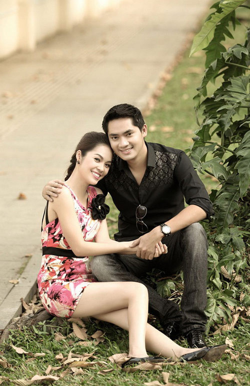 Mối tình đẹp và bền bỉ giữa nam diễn viên Minh Luân và Á hậu Dương Cẩm Lynh đã chính thức tan vỡ. Liên lạc với Dương Cẩm Lynh, mặc dù thẳng thừng từ chối trả lời tất cả những câu hỏi liên quan đến chuyện tình với Minh Luân, nhưng cô cũng thú nhận mình đã chính thức “đứt gánh giữa đường” với Minh Luân. (Theo Vietnamnet)