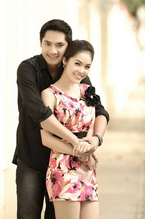 Minh Luân giải thích, họ chia tay bởi không còn hợp nhau, cả hai có những khác biệt không thể dung hòa. Tuy nhiên, có ý kiến cho rằng, lí do để cả hai quyết định chia tay vì sự xuất hiện của người thứ 3?