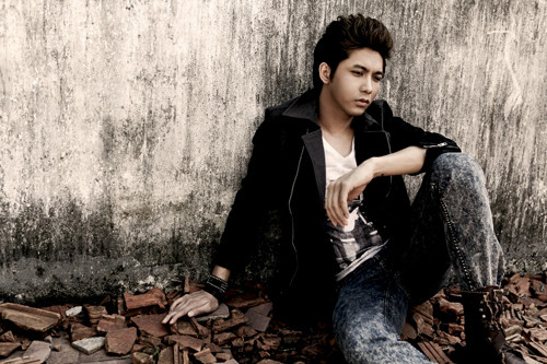 Tim nói thêm: “Hiện tại tôi đang tôn thờ chủ nghĩa độc thân nên cũng chưa có ý định lập gia đình sớm. Còn những thông tin mà mấy hôm nay báo chí đưa tin tôi sẽ có câu trả lời xác đáng nhất trong vài ngày tới”. >>Chùm ảnh Tim dẫn Quỳnh Anh đi mua đồ em bé >>Trương Quỳnh Anh lộ bụng bầu Tim nói thêm: “Hiện tại tôi đang tôn thờ chủ nghĩa độc thân nên cũng chưa có ý định lập gia đình sớm. Còn những thông tin mà mấy hôm nay báo chí đưa tin tôi sẽ có câu trả lời xác đáng nhất trong vài ngày tới”. >>Chùm ảnh Tim dẫn Quỳnh Anh đi mua đồ em bé >>Trương Quỳnh Anh lộ bụng bầu