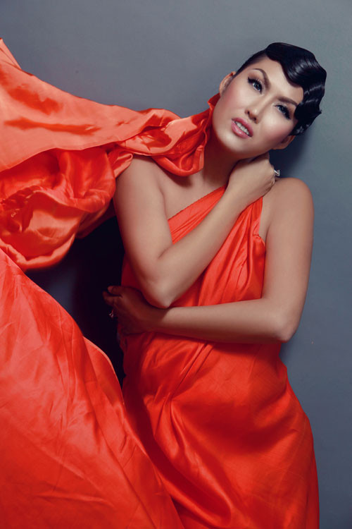 Chia sẻ trong chương trình “Chuyện đêm muộn”, Phi Thanh Vân không ngần ngại bật mí khá tỉ mỉ những lần dao kéo để có nhan sắc như bây giờ. (Theo Bee) Chia sẻ trong chương trình “Chuyện đêm muộn”, Phi Thanh Vân không ngần ngại bật mí khá tỉ mỉ những lần dao kéo để có nhan sắc như bây giờ. (Theo Bee)