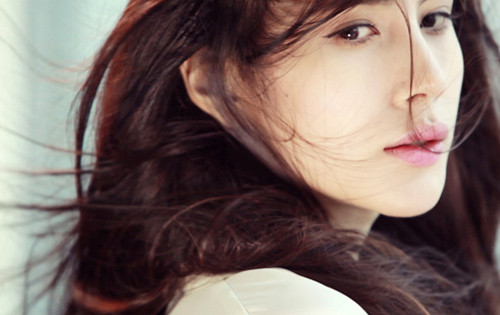 Không phải gương mặt đẹp, không phải những bài hát dễ thương hay mối tình tốn giấy mực báo chí, chính Bước nhảy Hoàn vũ và thông tin đính hôn mới làm Thủy Tiên được yêu mến.