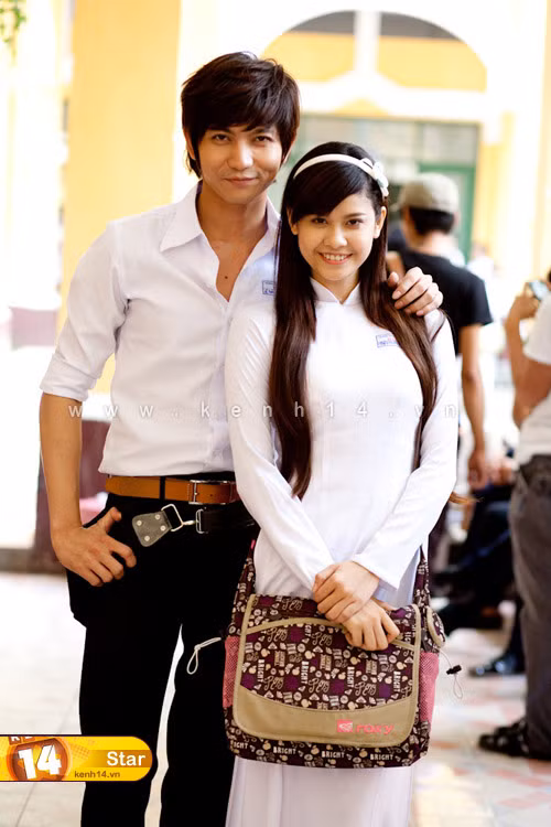 Hình ảnh Tim đi cùng người phụ nữ mang bầu có nhiều nét hao hao... Trương Quỳnh Anh đang khiến cư dân mạng xôn xao. (Theo Kenh14)