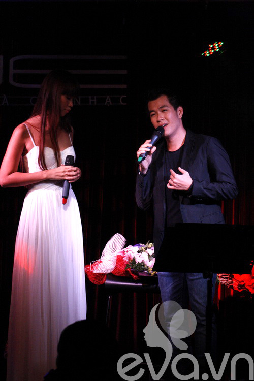 Sau cuộc thi “Cặp đôi hoàn hảo” Hà Anh và Hồ Trung Dũng được nhiều người biết đến như một cặp đôi thực sự ngoài đời. Và sau vụ lùm xùm vừa qua,. (Theo Eva)