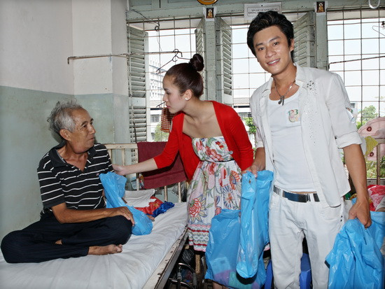 Người mẫu Hà Nội Thái Hà thực sự nổi bật so với những người bạn đi cùng.