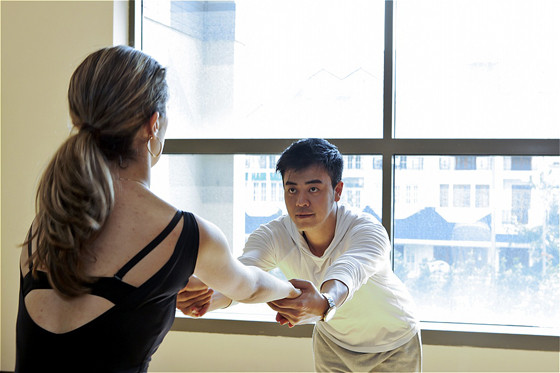 Nói như Tuấn Tú, những người đàn ông không biết nhảy là những người “văn hóa không cao"? Dù ý của chàng MC là gì, thì trong quãng thời gian này, anh và vũ công Vesela Kostadinova Nedyalkova cũng đang phải vắt sức tập luyện.. Nói như Tuấn Tú, những người đàn ông không biết nhảy là những người “văn hóa không cao"? Dù ý của chàng MC là gì, thì trong quãng thời gian này, anh và vũ công Vesela Kostadinova Nedyalkova cũng đang phải vắt sức tập luyện..