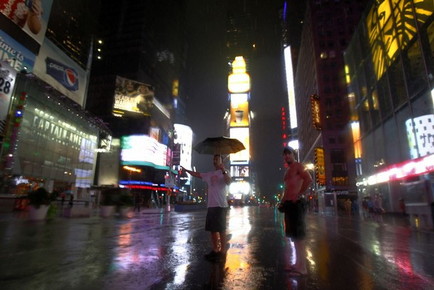 Bão Irene đổ bộ vào nước Mỹ Bão Irene đổ bộ vào nước Mỹ