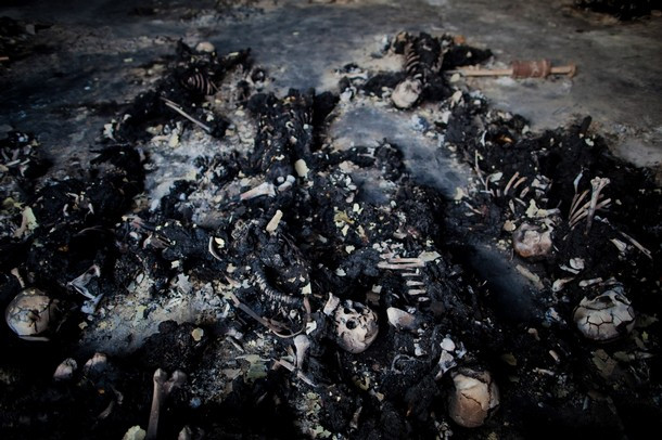 Cảnh tượng kinh hoàng trong ngôi nhà mới được phiến quân phát hiện