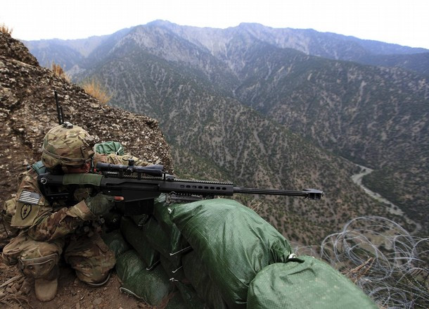 Các binh sỹ thuộc đại đội Alpha, tiểu đoàn bộ binh số 2, thuộc lực lượng Task Force No Fear tại trạm kiểm soát Mace ngày 26/8/2011.