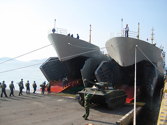 Tàu đổ bộ của Hải quân Việt Nam