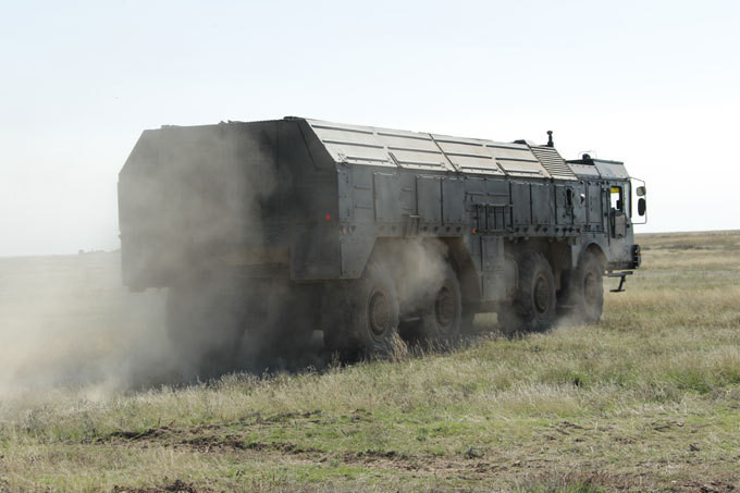 Đạn tên lửa là loại một tầng dùng thuốc phóng rắn, dẫn quán tính trong suốt đường đạn với đầu dò quang tuyến dùng cho pha cuối, mang theo đầu nổ liền khối dạng chùm đạn, phá mảnh hoặc xuyên phá. Đạn tên lửa là loại một tầng dùng thuốc phóng rắn, dẫn quán tính trong suốt đường đạn với đầu dò quang tuyến dùng cho pha cuối, mang theo đầu nổ liền khối dạng chùm đạn, phá mảnh hoặc xuyên phá.