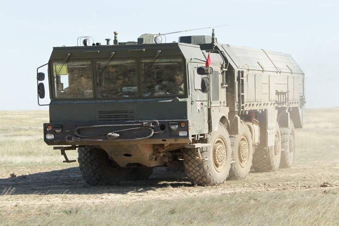 Tất cả các xe trang bị trong hệ thống Iskander-E đều là xe việt dã bánh hơi hoạt động trên mọi địa hình và có khả năng cơ động cao. Tất cả các xe trang bị trong hệ thống Iskander-E đều là xe việt dã bánh hơi hoạt động trên mọi địa hình và có khả năng cơ động cao.