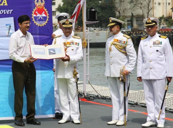 Chiến hạm Satpura có cấu trúc kết hợp đặc điểm tàng hình và khung thân giữ nhiệt. Chúng được trang bị các tên lửa hành trình với tốc độ siêu âm BrahMos và tên lửa hành trình đối hạm Klub, hệ thống phòng thủ tên lửa Shtil của Nga, hệ thống phòng thủ tên lửa Barak-I của Israel.