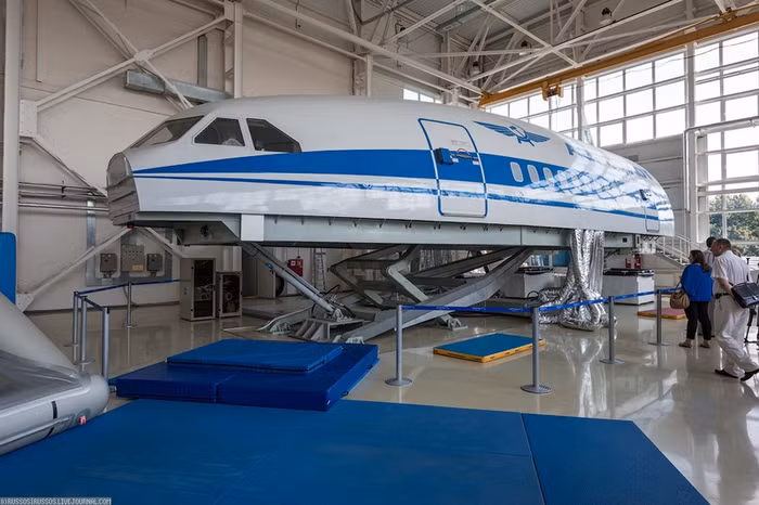 Module huấn luyện mô phỏng máy bay Il-96