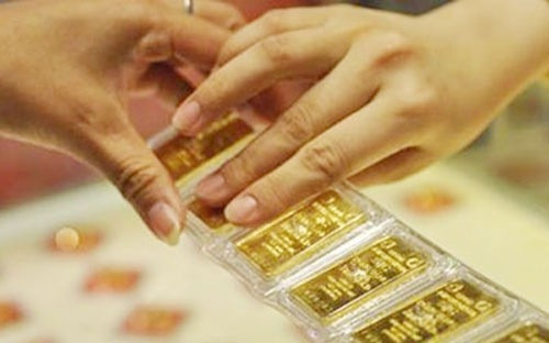 Năm 2012 là năm thị trường vàng có nhiều biến động lớn với những cơn “co giật” về giá ngoài tầm kiểm soát. Năm 2012 là năm thị trường vàng có nhiều biến động lớn với những cơn “co giật” về giá ngoài tầm kiểm soát.
