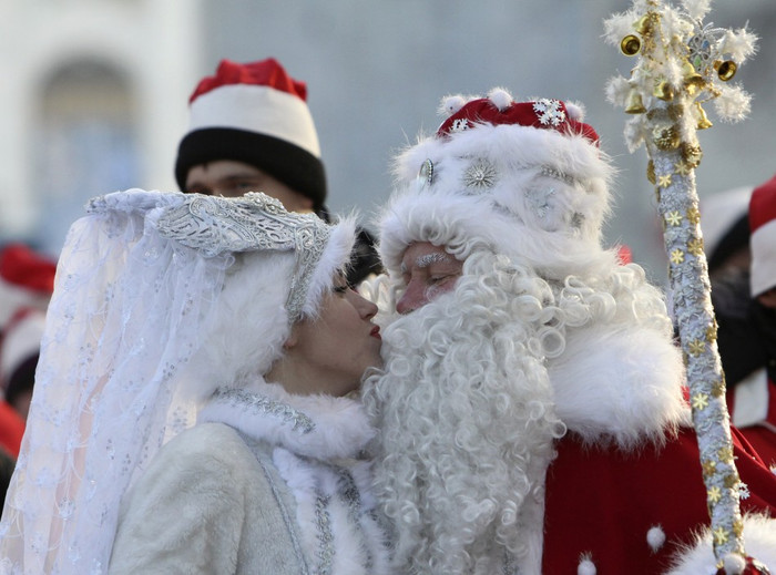 Ảnh không khí đón Giao Thừa, Năm mới 2012 tại Bishkek, Kyrgyzstan. Ảnh không khí đón Giao Thừa, Năm mới 2012 tại Bishkek, Kyrgyzstan.