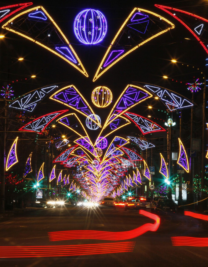 Quang cảnh đường phố tại Krasnoyarsk, Siberia, Nga khi năm mới sắp sang. Quang cảnh đường phố tại Krasnoyarsk, Siberia, Nga khi năm mới sắp sang.