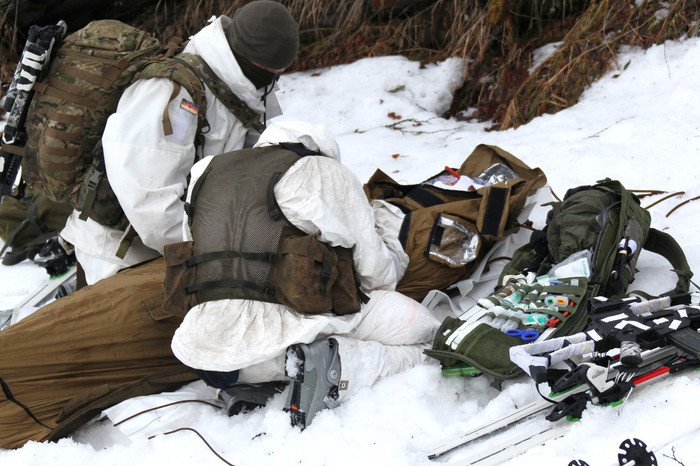 Có thể thay trang phục ngụy trang phù hợp với môi trường nhanh chóng Có thể thay trang phục ngụy trang phù hợp với môi trường nhanh chóng