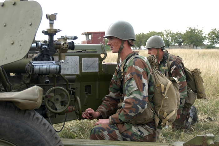 Tập trận bắn đạn thật “CETATEA 2012”