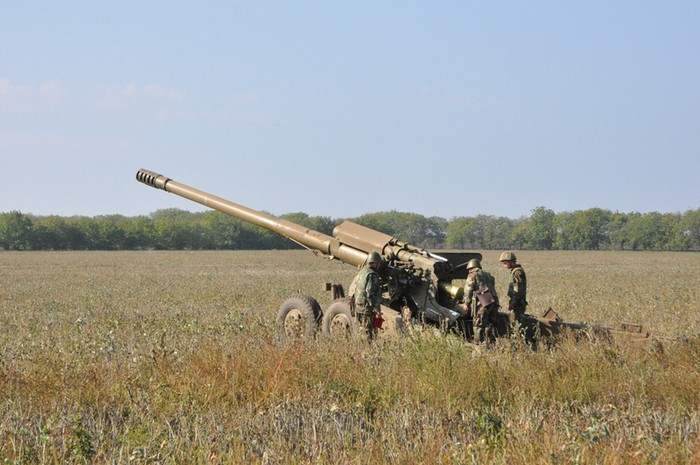 Tập trận “CETATEA 2012” mở màn bằng màn dập pháo mở đường cho bộ binh xung phong