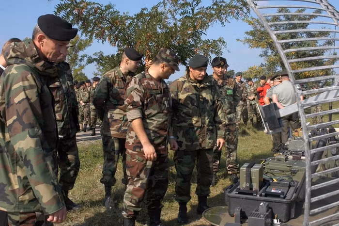 Các thiết bị thông tin liên lạc Các thiết bị thông tin liên lạc