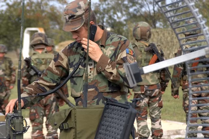 Thông tin liên lạc luôn được thông suốt trong quá trình tập trận Thông tin liên lạc luôn được thông suốt trong quá trình tập trận