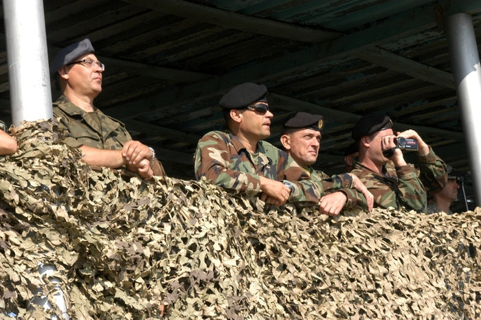 Tập trận bắn đạn thật “CETATEA 2012”