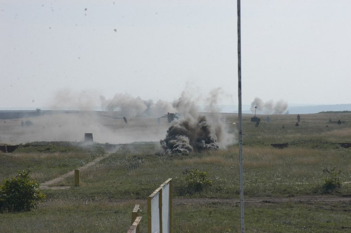 Tập trận bắn đạn thật “CETATEA 2012”