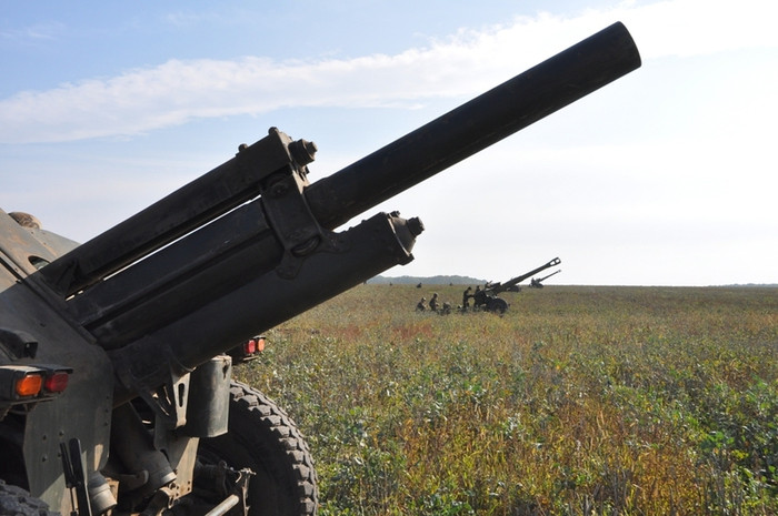 Tập trận “CETATEA 2012” mở màn bằng màn dập pháo mở đường cho bộ binh xung phong