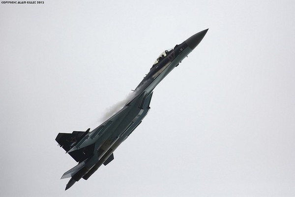 Su-35 tối tân của Nga tham gia trình diễn tại Paris Airshow 2013
