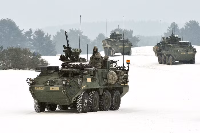 Xe bọc thép chở quân được huy động tham gia diễn tập