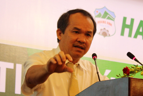 Sau khi bán xong 6 dự án thủy điện, Chủ tịch Tập đoàn HAGL Đoàn Nguyên Đức tiếp tục tách các dự án bất động sản có tỷ suất sinh lời thấp ra khỏi công ty mẹ và giao hẳn cho một công ty xử lý nợ bán tài sản để làm đẹp báo cáo tài chính. Ảnh: Vũ Lê Sau khi bán xong 6 dự án thủy điện, Chủ tịch Tập đoàn HAGL Đoàn Nguyên Đức tiếp tục tách các dự án bất động sản có tỷ suất sinh lời thấp ra khỏi công ty mẹ và giao hẳn cho một công ty xử lý nợ bán tài sản để làm đẹp báo cáo tài chính. Ảnh: Vũ Lê