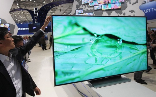 Những điểm yếu an ninh của smart TV cho phép hacker có thể khởi động webcam, kiểm soát các ứng dụng mạng xã hội như Facebook hay Skype, và truy cập vào các tệp tin cũng như bất kỳ một ứng dụng nào khác được cài đặt. Những điểm yếu an ninh của smart TV cho phép hacker có thể khởi động webcam, kiểm soát các ứng dụng mạng xã hội như Facebook hay Skype, và truy cập vào các tệp tin cũng như bất kỳ một ứng dụng nào khác được cài đặt.