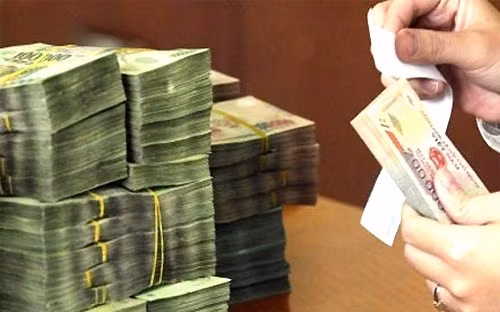 6 tháng đầu năm 2013, tốc độ tăng trưởng nợ xấu vẫn cao hơn nhiều so với tốc độ tăng trưởng tín dụng