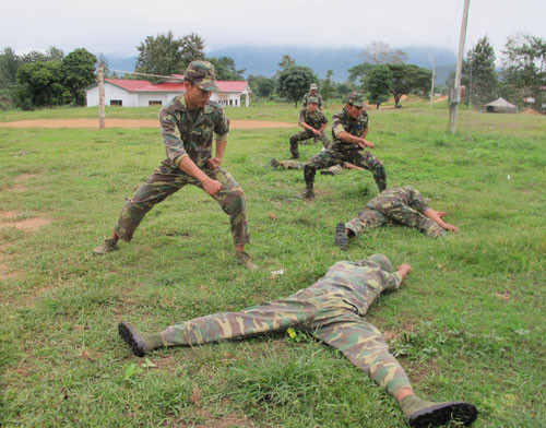 ...đến một lúc, họ giỏi võ thuật, quật đánh đối phương nhanh như cắt