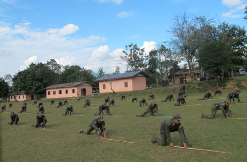 Các chiến sĩ được lựa chọn vào Phân đội Đặc công là những người có sức khỏe, tinh nhanh, rèn luyện nghiêm khắc...