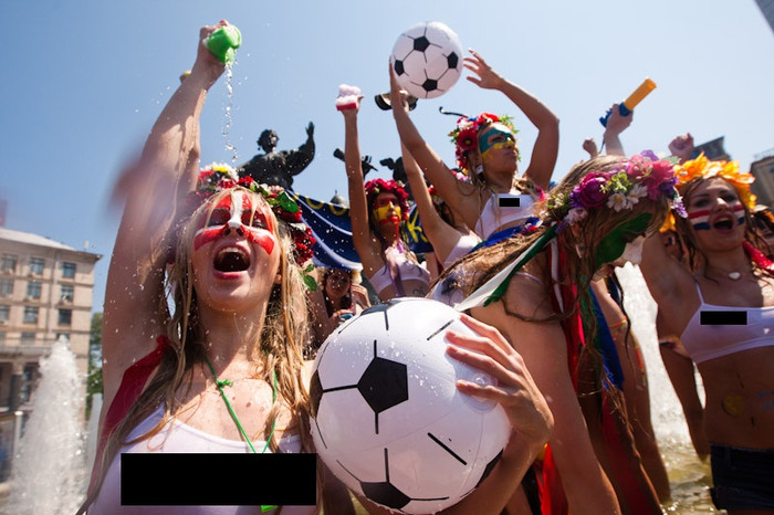 Phong trào FEMEN xuất hiện tại Ucraina Phong trào FEMEN xuất hiện tại Ucraina