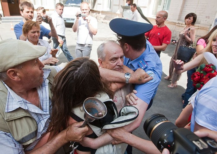 Phong trào FEMEN xuất hiện tại Ucraina Phong trào FEMEN xuất hiện tại Ucraina