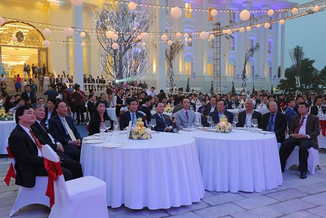 Khách mời tham dự lễ khánh thành và khởi công giai đoạn 2 FLC Vĩnh Thịnh Resort.