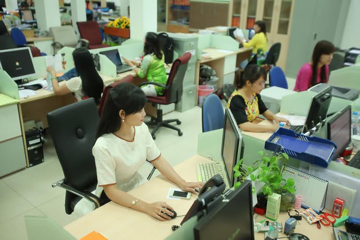 &quot;Tôi ủng hộ TP.HCM kêu gọi chị em phụ nữ mặc áo dài đi làm&quot;, bà Đỗ Thị Kim Liên vui vẻ nói.