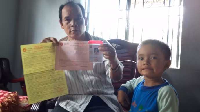 Hợp đồng mua hàng và thẻ thành viên của một cặp vợ chồng tại huyện Đắk Glei, Kon Tum với Công ty Thiên Ngọc Minh Uy. Hợp đồng mua hàng và thẻ thành viên của một cặp vợ chồng tại huyện Đắk Glei, Kon Tum với Công ty Thiên Ngọc Minh Uy.