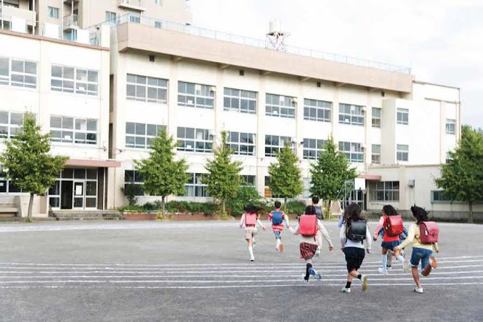 Sản phẩm B-school đáp ứng hầu hết các nhu cầu tài chính cơ bản của các trường học, sinh viên học sinh và phụ huynh. Sản phẩm B-school đáp ứng hầu hết các nhu cầu tài chính cơ bản của các trường học, sinh viên học sinh và phụ huynh.